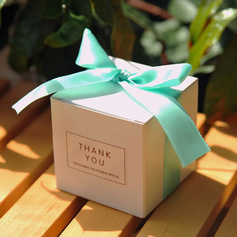 New European Simple Atmosphere White Cube Candy Boxes Wedding Party Supplies Gift Packing Box Baby Shown Favors Gift Bag