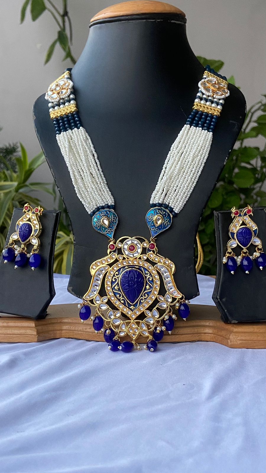 Long pendant set with Earings