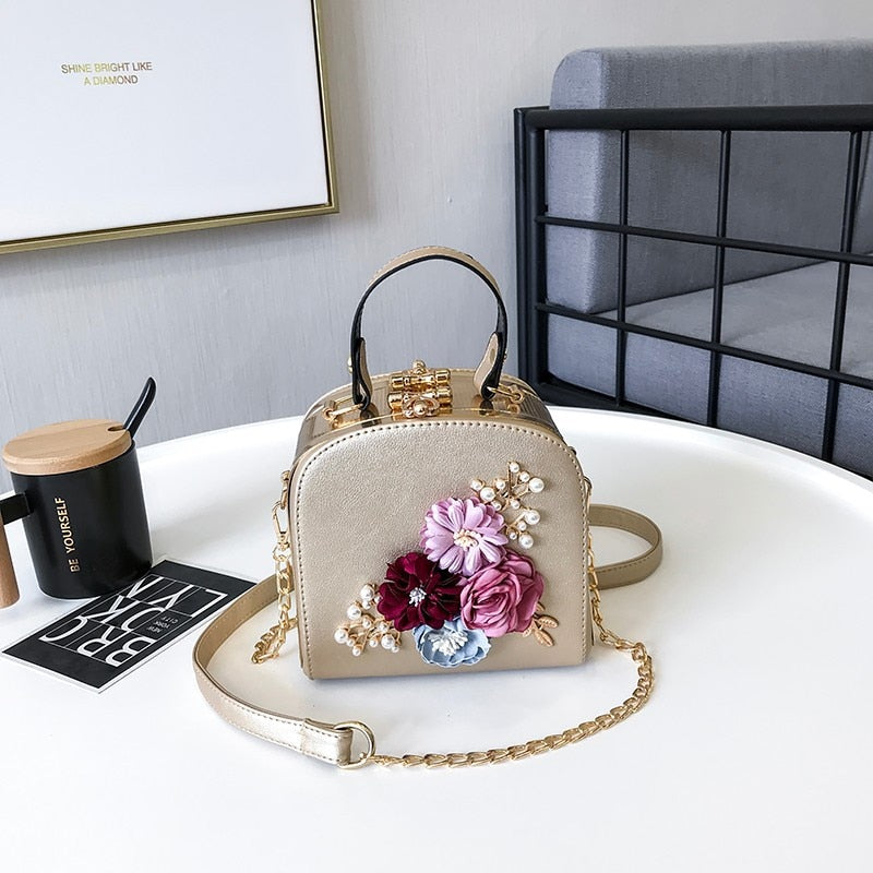 2022 Metal Clip Small Square Bag New Fashion Dinner Flower Shoulder Diagonal Handbag Bags  Shoulder Bags 822