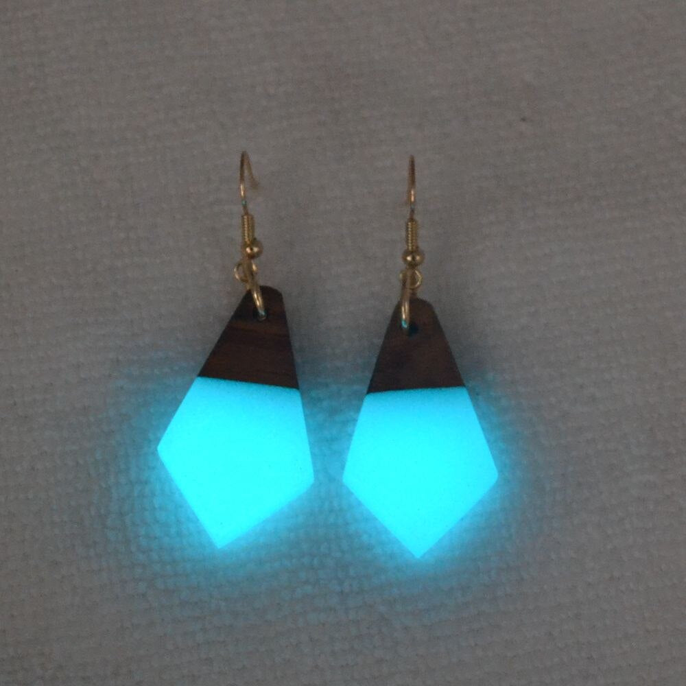 New earrings, special light absorbing and shining earrings, resin wood with luminous jewelry earrings in the dark
