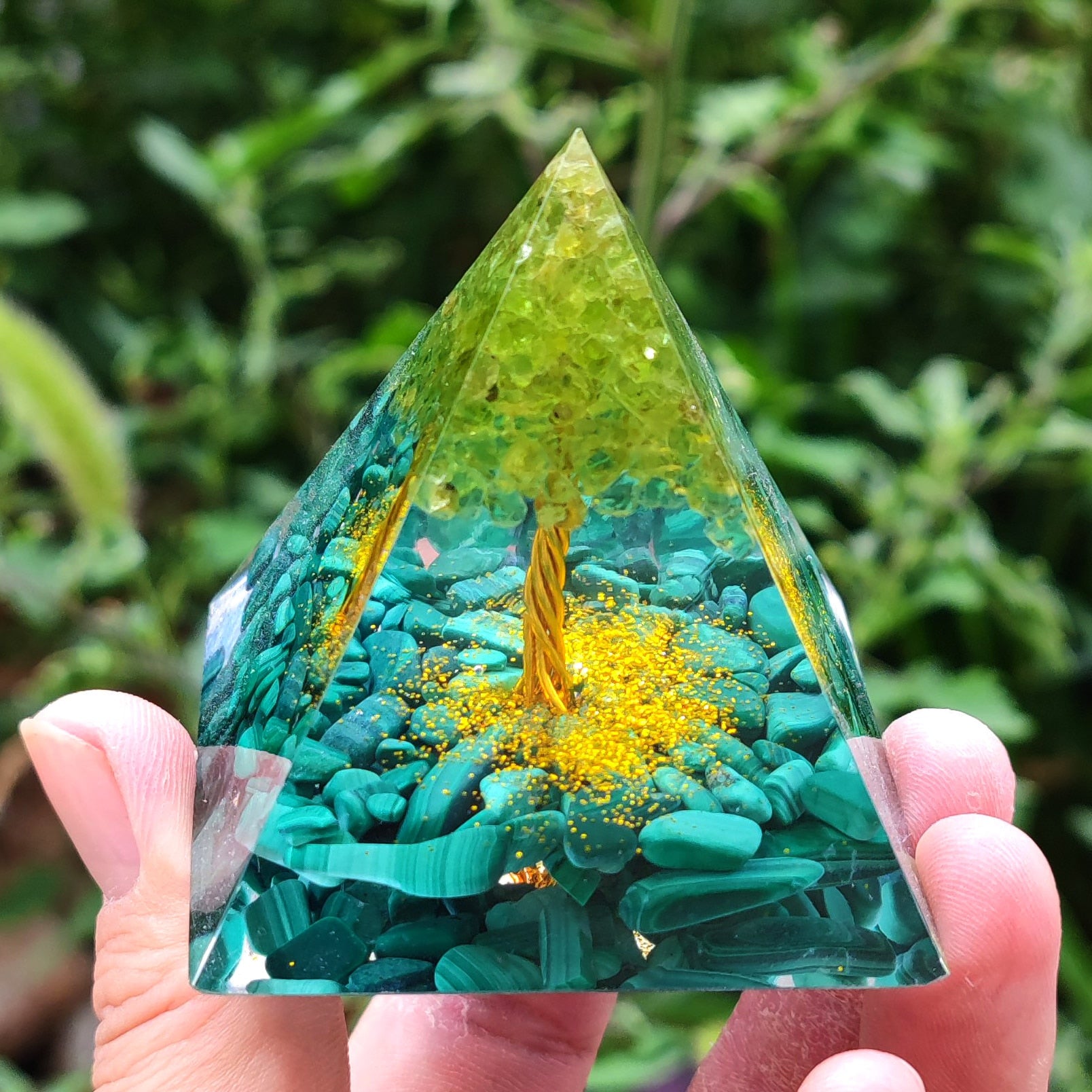 50/60mm Peridot &amp; Malachite Energy Healing Chakra Reiki Meditaiton Orgonite Pyramid Handmade Tree of Life Orgone Pyramid