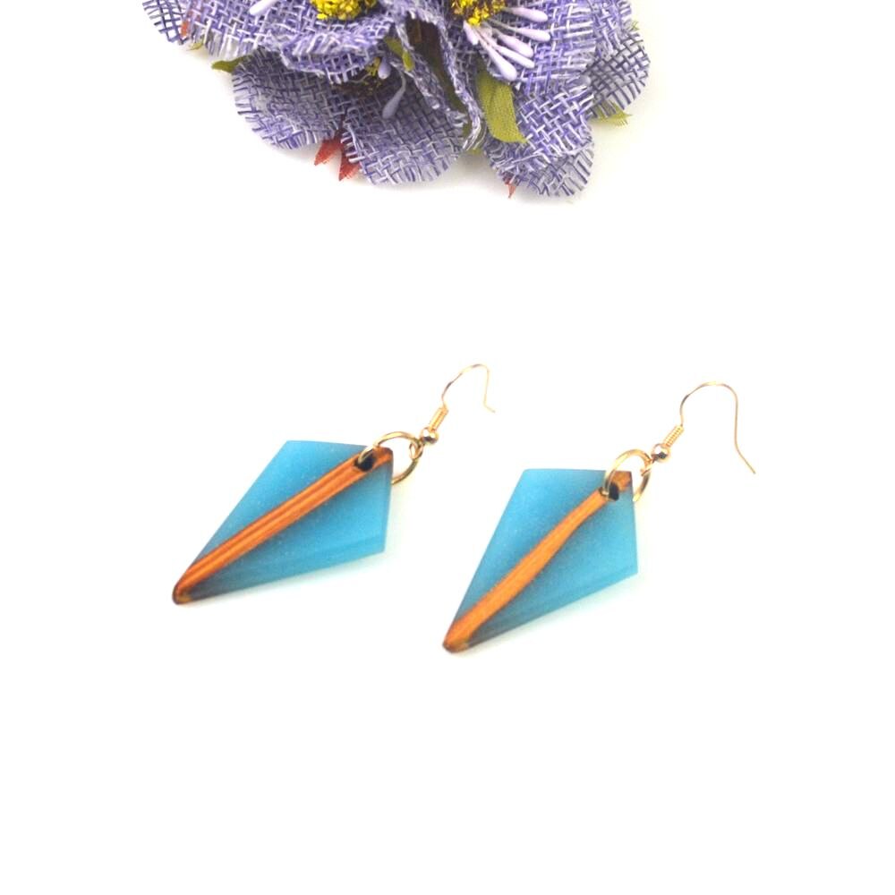 New earrings, special light absorbing and shining earrings, resin wood with luminous jewelry earrings in the dark
