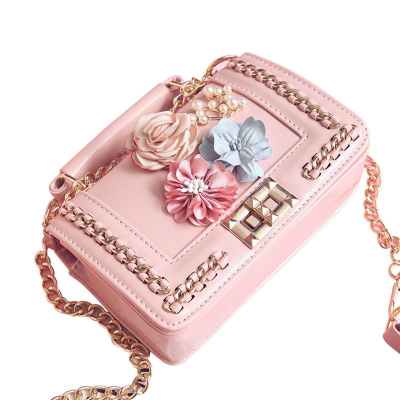 2022 Metal Clip Small Square Bag New Fashion Dinner Flower Shoulder Diagonal Handbag Bags  Shoulder Bags 822