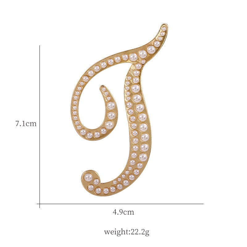 English Letters A K D Pearl Brooches Gold Cardigan Skirt Lapel Pins Female Corsage Luxury Jewelry Gifts for Women Accessories