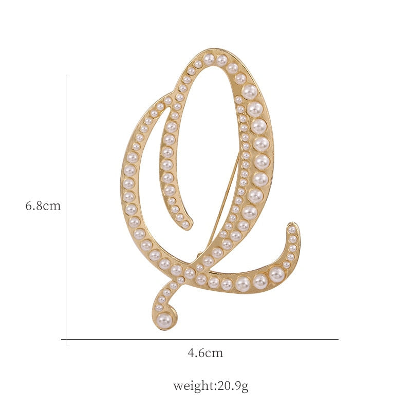 English Letters A K D Pearl Brooches Gold Cardigan Skirt Lapel Pins Female Corsage Luxury Jewelry Gifts for Women Accessories